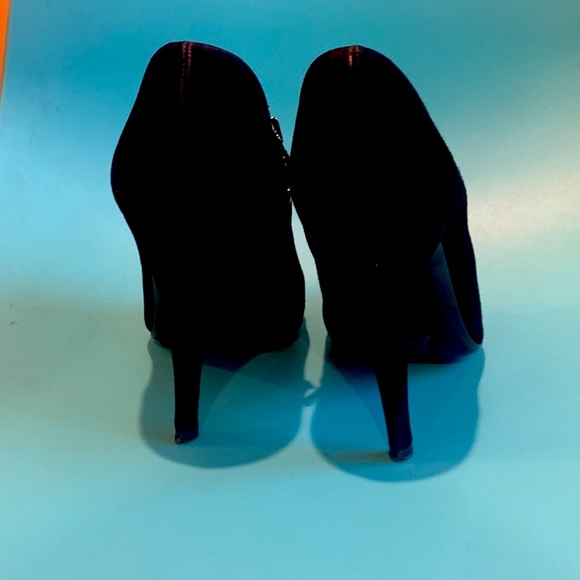 Prada Ankle Booties with 4” Heel - Stunning! - Picture 3 of 10